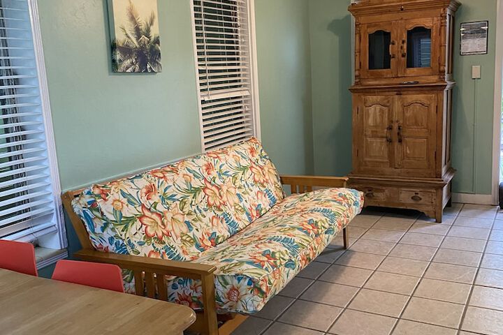 Room 93 of 218