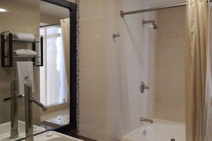 Room 42 of 62