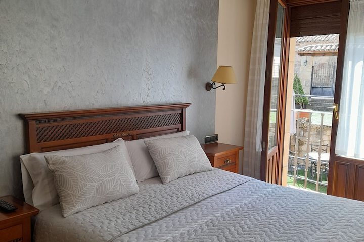 Room 4 of 4