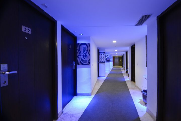 Ballroom/Hall 15 of 18