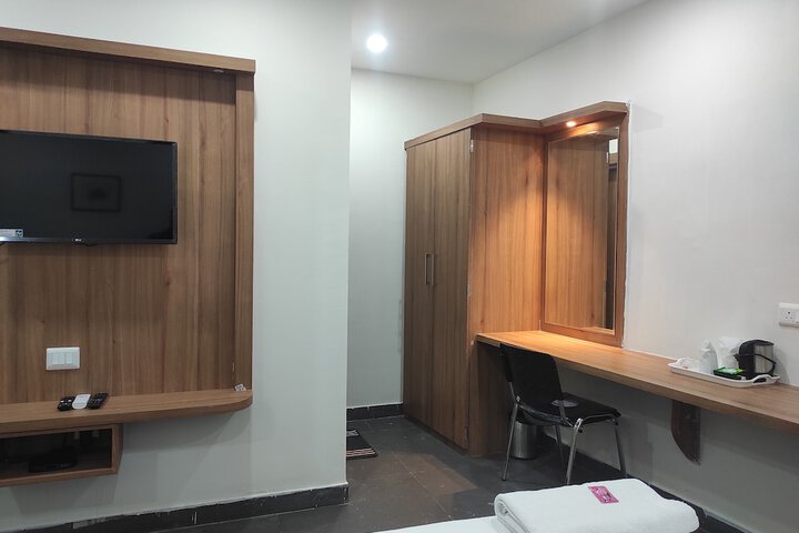 Room 11 of 21