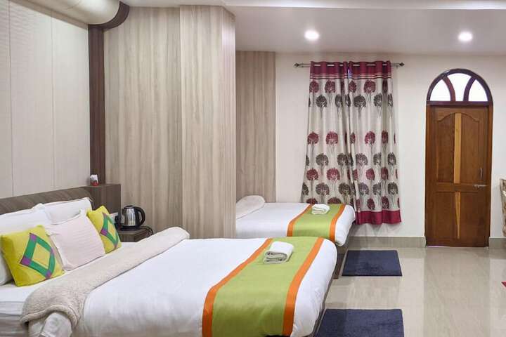 Room 28 of 104