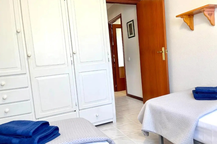 Room 4 of 20