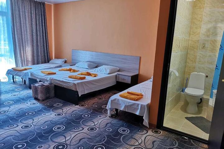 Room 4 of 23