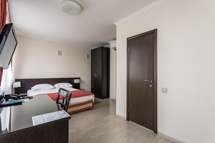 Room 22 of 95