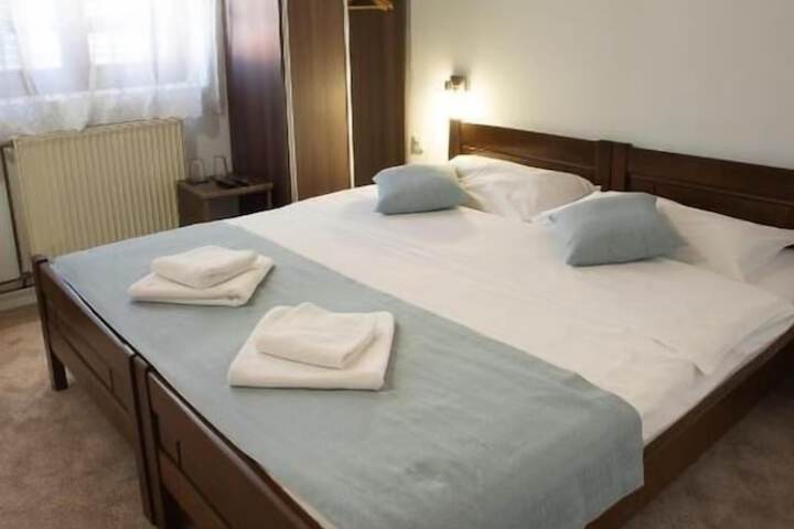 Room 9 of 22