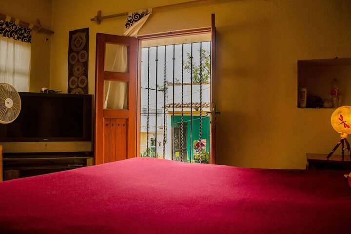 Room 4 of 33