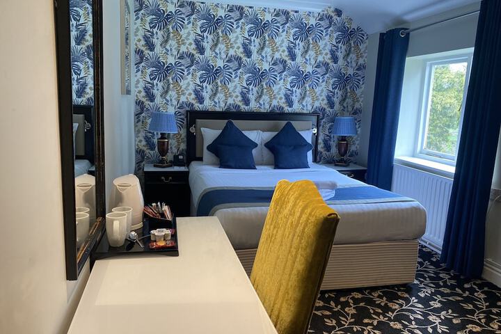 Room 19 of 103
