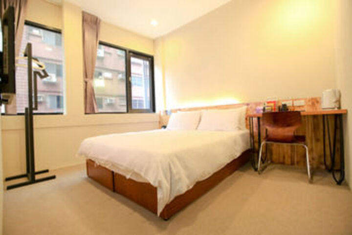 Room 14 of 33
