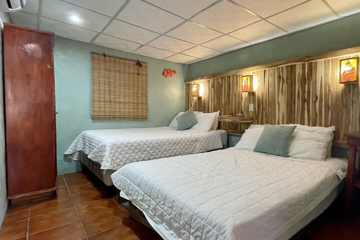 Room 45 of 127