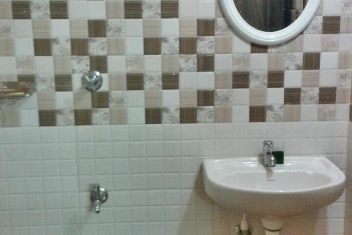 Room 3 of 6