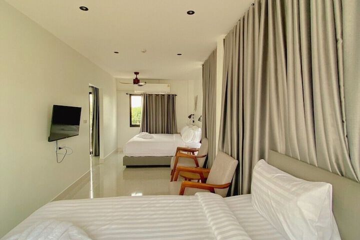 Room 18 of 28
