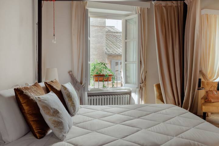 Room 26 of 85