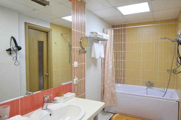 Room 69 of 82