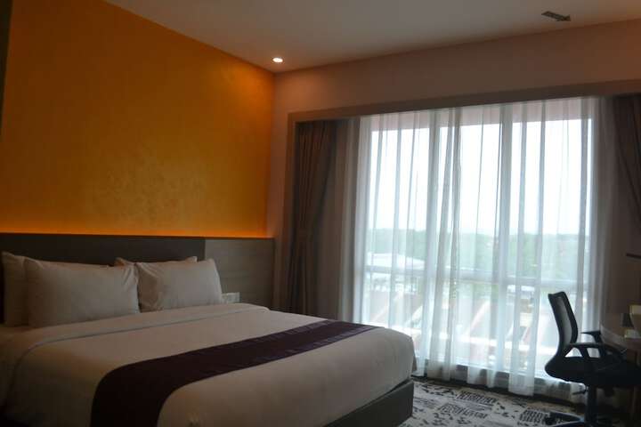 Room 8 of 31