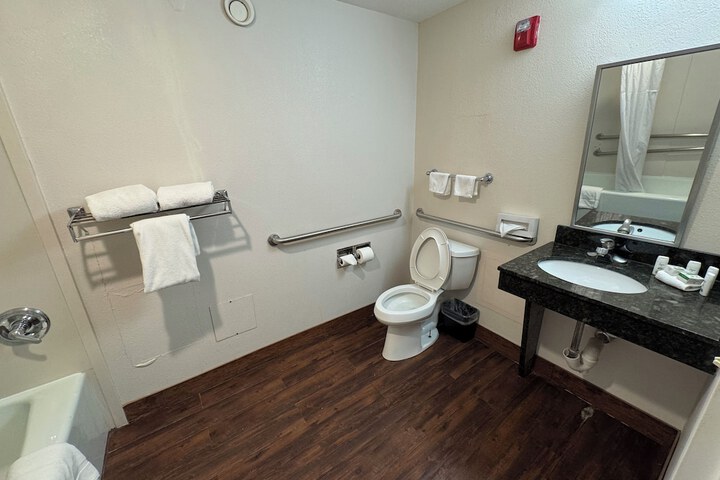 Room 14 of 22