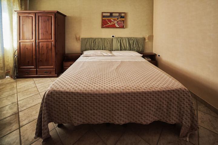Room 4 of 31