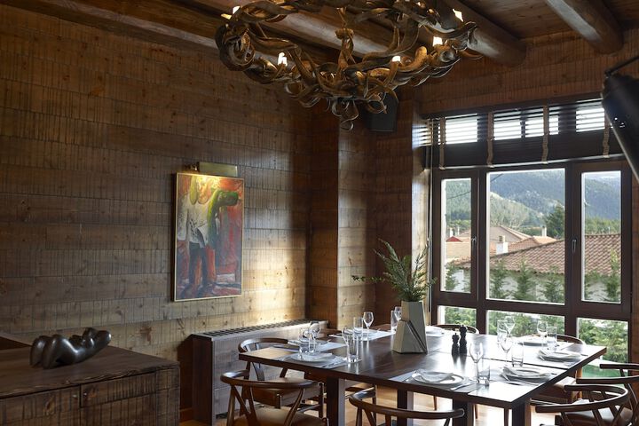 Dining 23 of 43