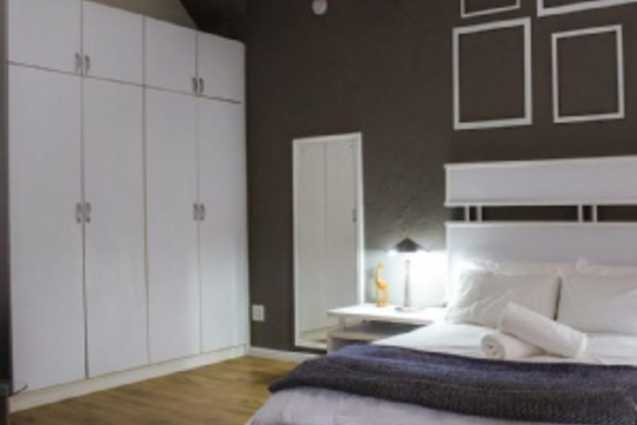 Room 32 of 72