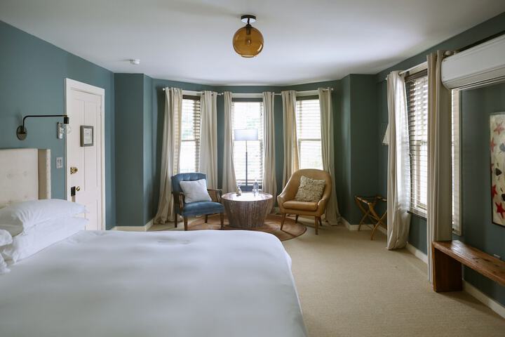 Room 8 of 52