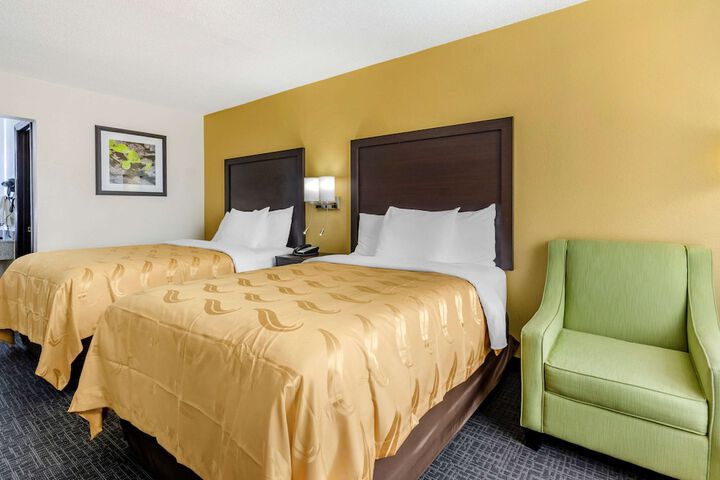 2 Double Beds (1 of 9)