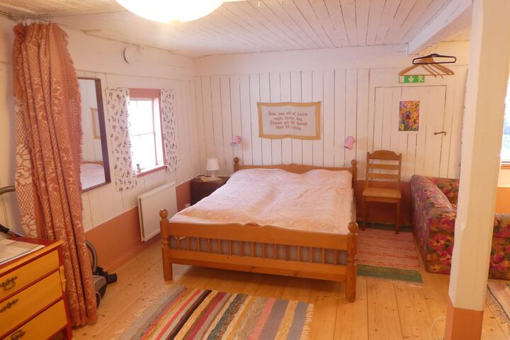 Room 9 of 73