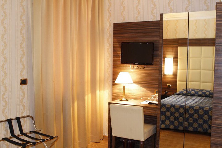 Room 21 of 45