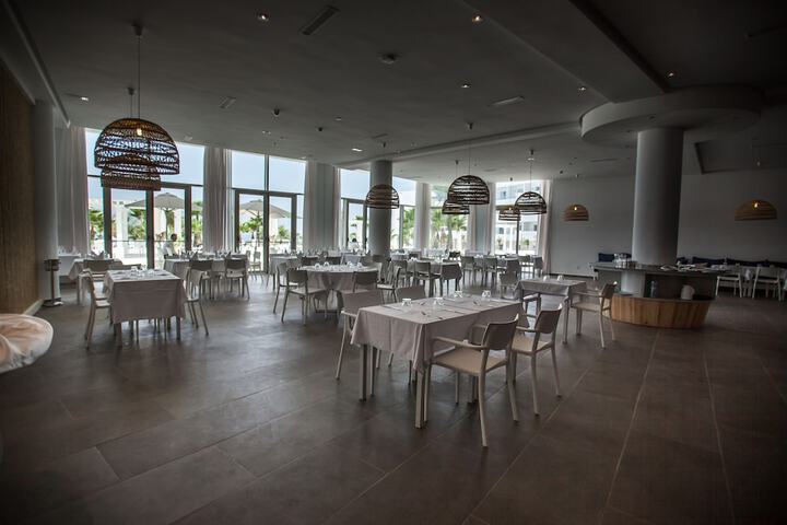 Dining 102 of 147