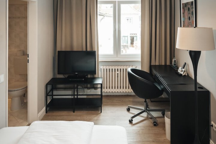 Room 3 of 31
