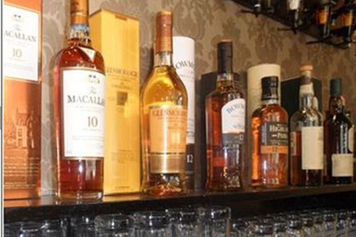 Hotel Bar