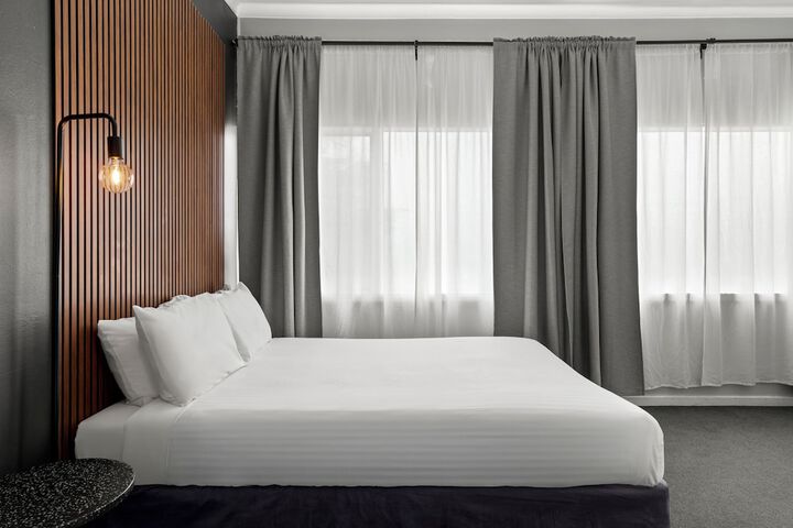 Room 27 of 43