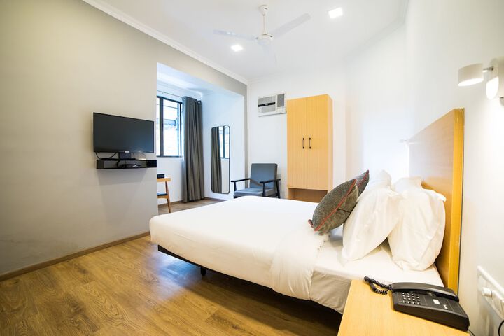 Room 9 of 24