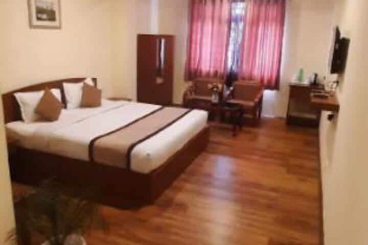 Room 9 of 20
