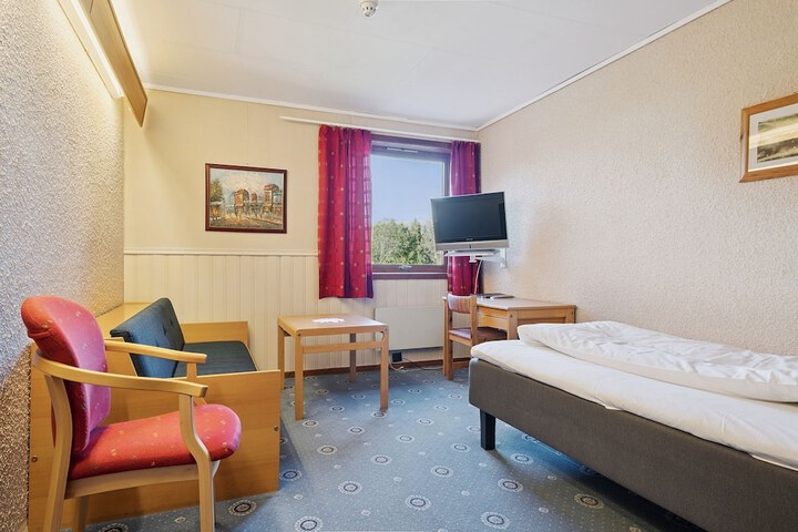 Room 15 of 50
