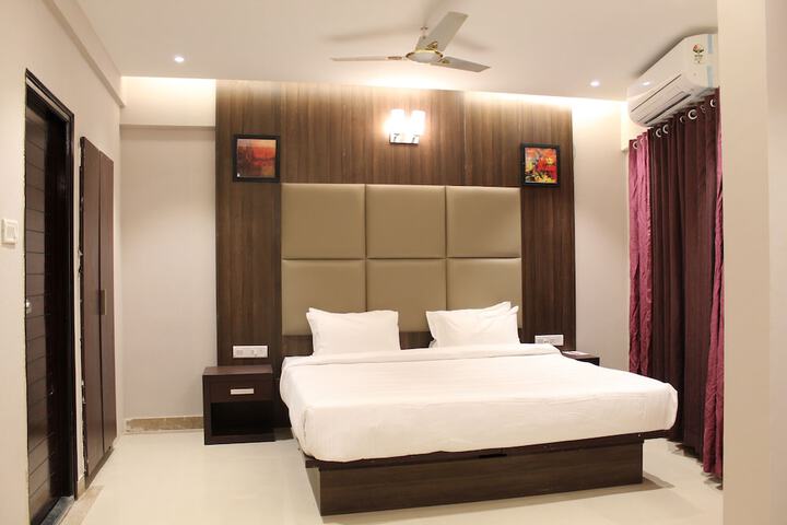 Room 8 of 48