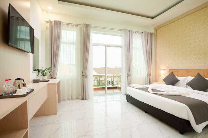 Room 27 of 43