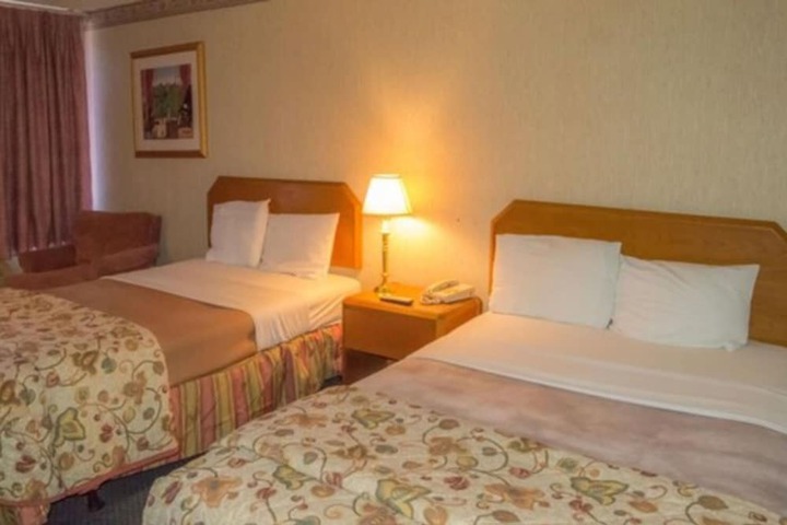 Room 9 of 27
