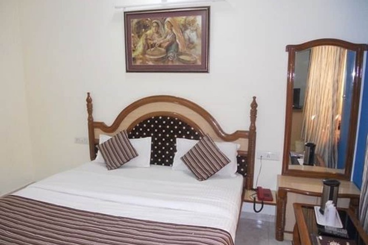 Room 9 of 51