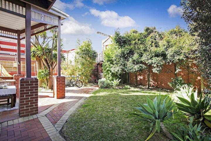 Hotel Exterior 77 of 88