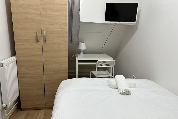 Room 10 of 38