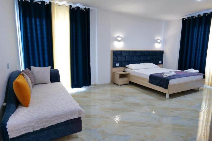 Room 9 of 50