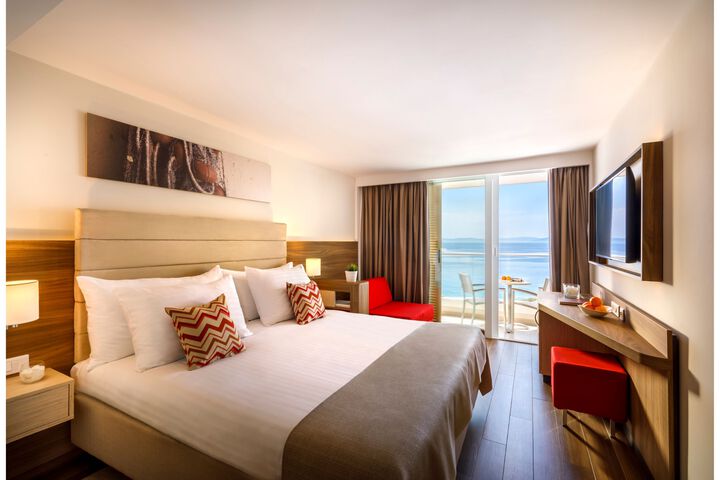 Room 4 of 26