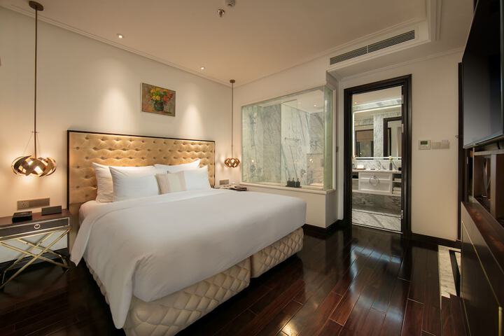 Room 27 of 144