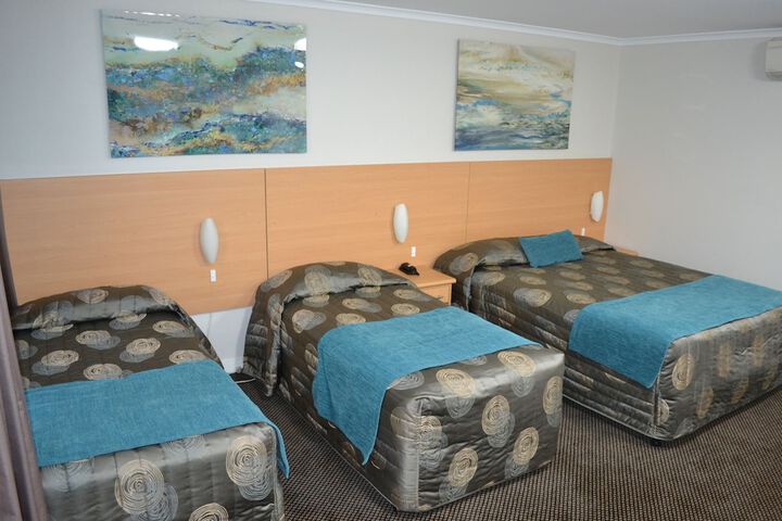 Room 12 of 74