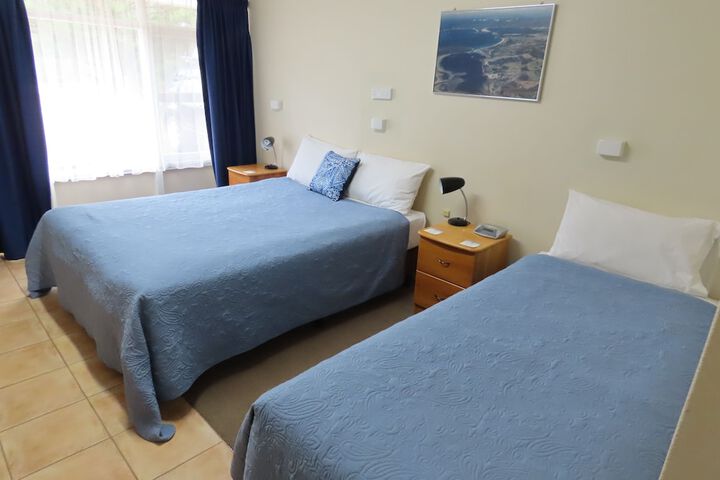 Room 4 of 63