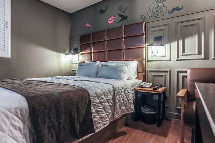 Room 6 of 35