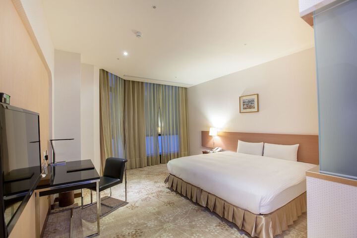 Room 7 of 35