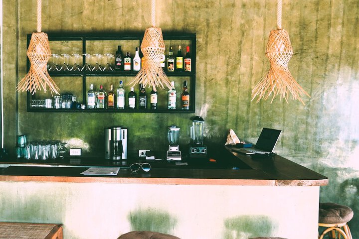 Lounge 38 of 52