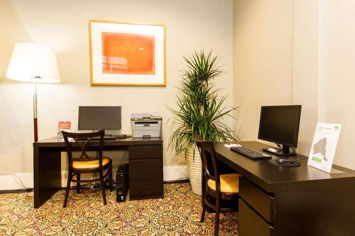 Business Center 29 of 38