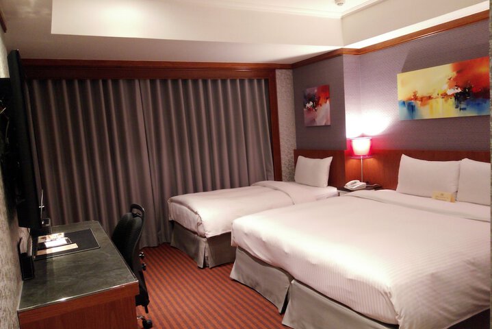 Room 10 of 40